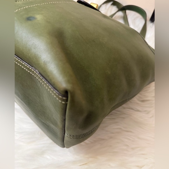Coach Lily Legacy Turnlock Green Leather Tote Handbag - Picture 7 of 14